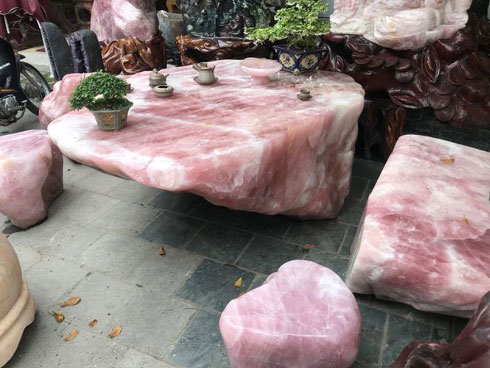 Bộ bàn ghế và tảng đá mã não xanh giá tiền tỷ đại gia mới dám chơi-9