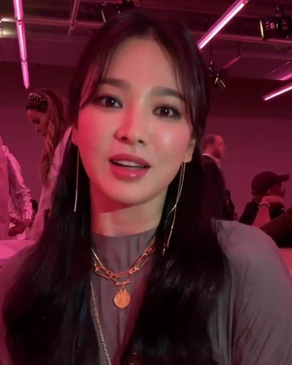 Song Hye Kyo mắt đen môi trầm xinh đẹp hút hồn ở Mỹ-7