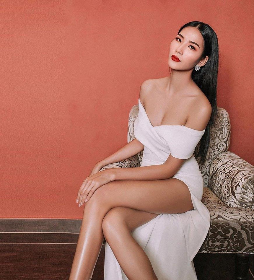Hoàng Thùy - chân dài khẳng khiu thay đổi ngoạn mục sau 8 năm-11