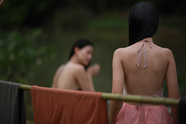 Tranh cãi gay gắt chuyện nữ diễn viên 15 tuổi đóng cảnh có bầu, lộ ngực, ân ái trong phim về phụ nữ Việt xưa-3