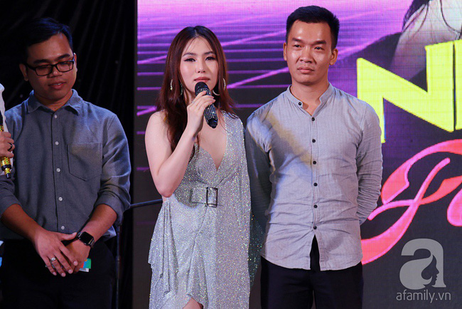 Hương Tràm gây sốc khi tiết lộ để sẵn dao dưới gối, uống thuốc ngủ đến mức thần kinh bị ảnh hưởng-3