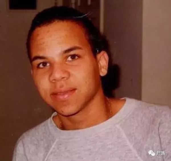 Bức ảnh hiện trường rùng rợn của vụ án khó lý giải nhất và linh cảm của bà mẹ đích thân đi điều tra vì không tin con trai mình tự tử-1