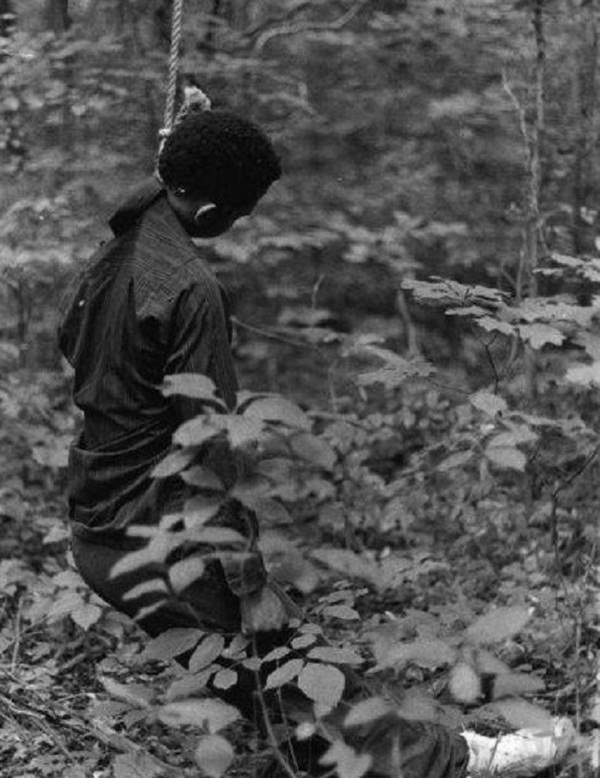 Bức ảnh hiện trường rùng rợn của vụ án khó lý giải nhất và linh cảm của bà mẹ đích thân đi điều tra vì không tin con trai mình tự tử-4