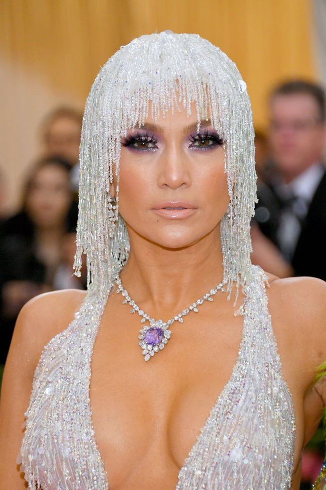 Những màn tô son điểm phấn ấn tượng nhất tại Met Gala 2019: Tất cả đều mãn nhãn như những tác phẩm nghệ thuật-4