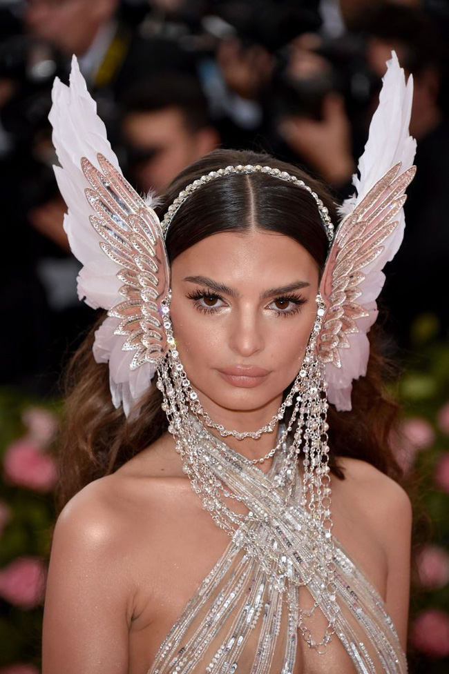 Những màn tô son điểm phấn ấn tượng nhất tại Met Gala 2019: Tất cả đều mãn nhãn như những tác phẩm nghệ thuật-8