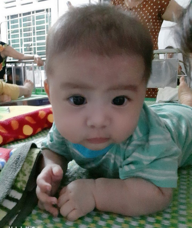 Mẹ bế con gửi cho người lạ rồi bỏ đi: Hé lộ lá thư tay xót xa của người mẹ-4