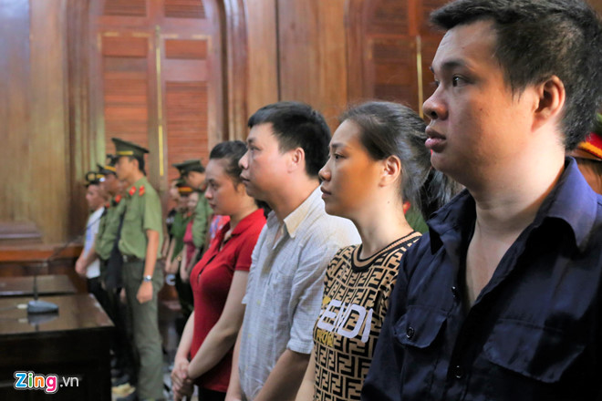 Ngọc Miu đi vay mua Mercedes, trùm ma túy khai có tiền nhờ bán quần áo-10