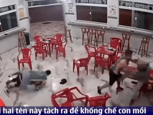 Xông vào quán ăn trấn lột tiền, hai tên cướp bị đánh tơi tả