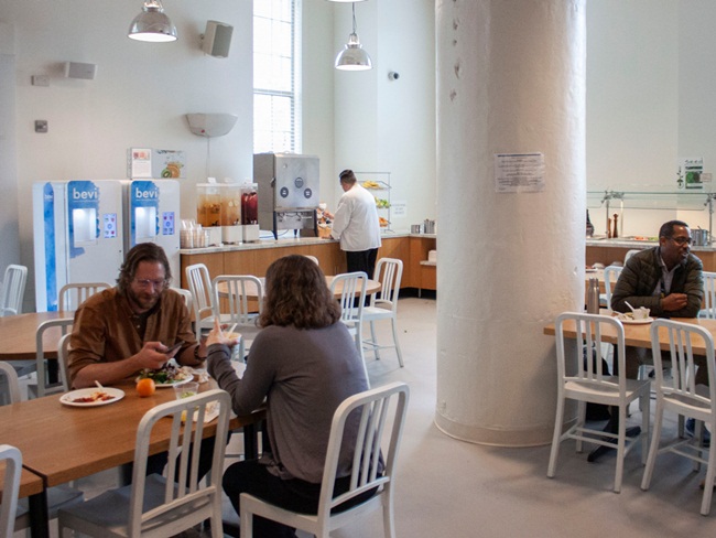 Hé lộ ngôi trường có học phí 1,3 tỷ/năm, phụ huynh toàn đại gia lắm tiền-9