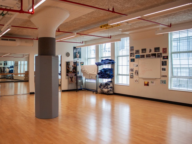 Hé lộ ngôi trường có học phí 1,3 tỷ/năm, phụ huynh toàn đại gia lắm tiền-14