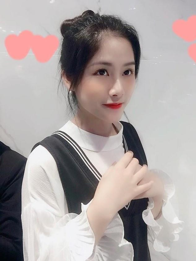 9X được gọi là công chúa tóc mây nhờ có mái tóc dài 1,35 m-7