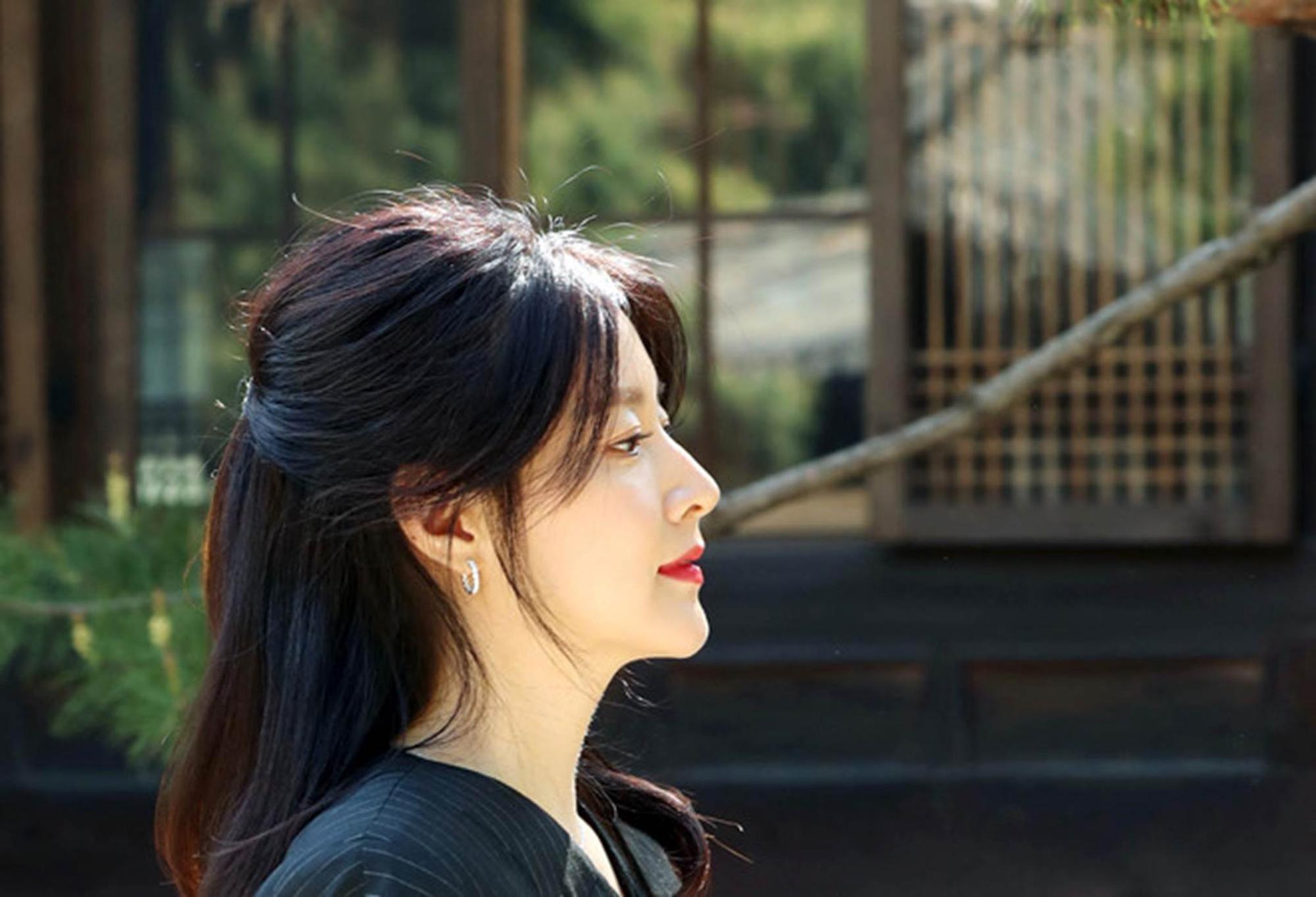 Lee Young Ae gần 50 tuổi vẫn đẹp trẻ trung không kém 16 năm trước-3