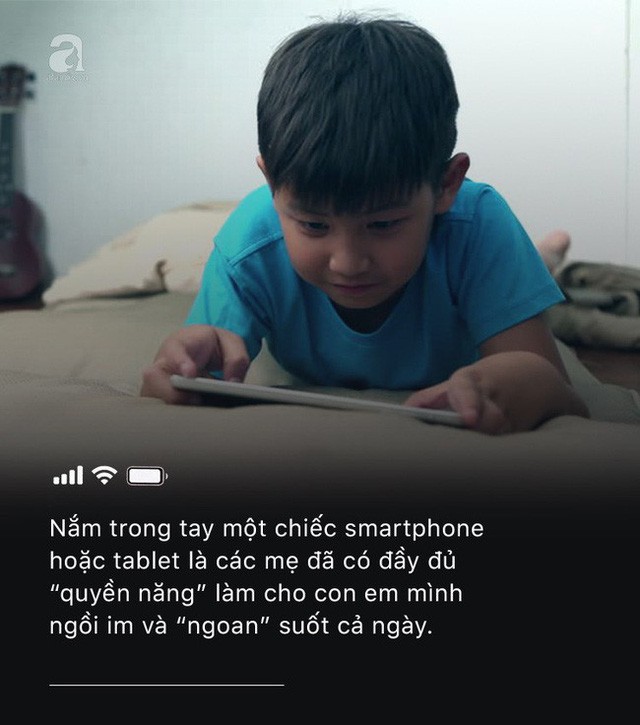 Con quấy khóc, bố mẹ cho chơi ngay smartphone: Đừng vì vài phút nhàn rỗi mà hủy hoại một đứa trẻ còn chưa kịp lớn!-1