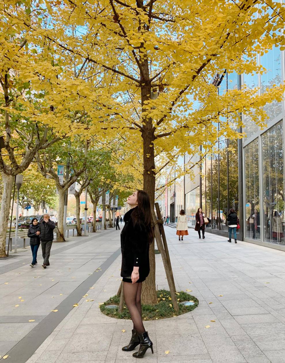 Đã mắt ngắm dàn gái xinh trường con nhà giàu RMIT: Người nhan sắc như hoa hậu, kẻ body nóng bỏng đốt mắt-7