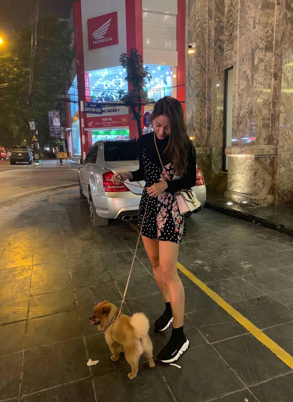 Đã mắt ngắm dàn gái xinh trường con nhà giàu RMIT: Người nhan sắc như hoa hậu, kẻ body nóng bỏng đốt mắt-15