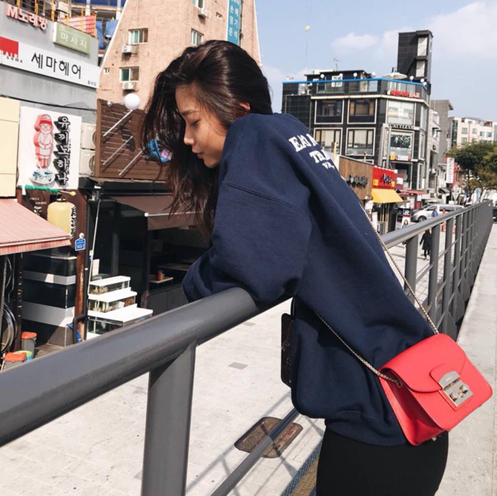 Đã mắt ngắm dàn gái xinh trường con nhà giàu RMIT: Người nhan sắc như hoa hậu, kẻ body nóng bỏng đốt mắt-16