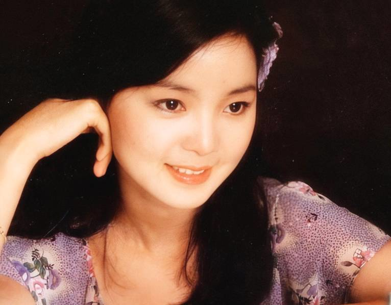 Tròn 24 năm sau cái chết bí ẩn, Đặng Lệ Quân khiến người hâm mộ tiếc nuối với nhan sắc một thời lẫy lừng-8