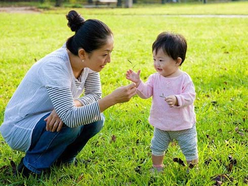 Trẻ có biểu hiện này chứng tỏ hiệu quả giáo dục của bố mẹ, cần tiếp tục phát huy để con lớn lên thành người tài giỏi-3