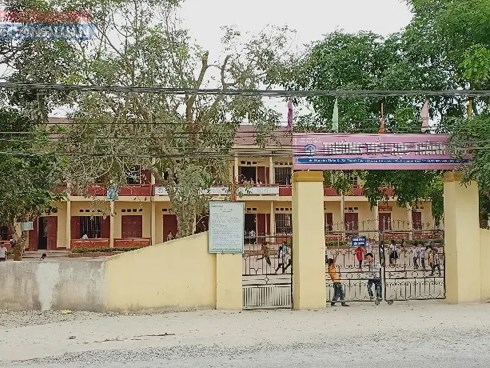 Giáo viên lên lớp nhưng không dạy học nhiều tháng