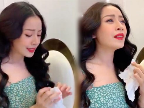 Hát live trong lúc trang điểm, nhan sắc không góc chết tựa nữ thần của Chi Pu mới là điều đáng chú ý