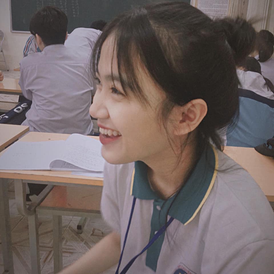 Bị chụp lén mà vẫn đẹp xuất sắc, nữ sinh 10X Chuyên Thái Nguyên nổi như cồn chỉ sau một đêm-3