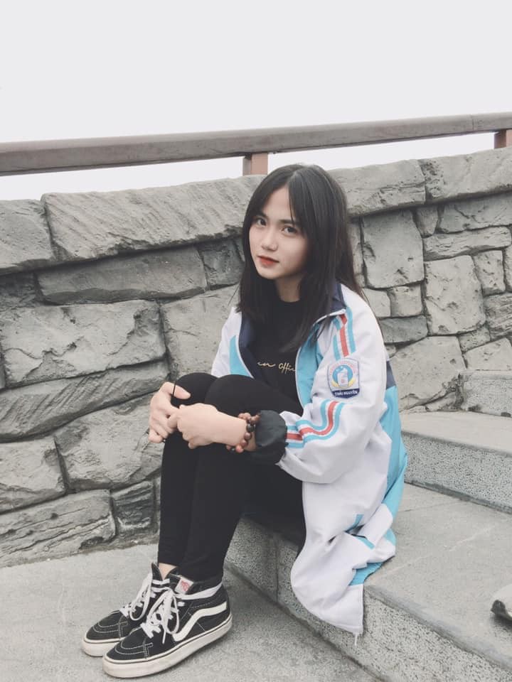 Bị chụp lén mà vẫn đẹp xuất sắc, nữ sinh 10X Chuyên Thái Nguyên nổi như cồn chỉ sau một đêm-4