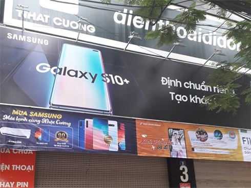 Vì sao hàng loạt cửa hàng Nhật Cường Mobile bị khám xét?-2