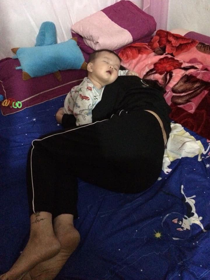 Cậu được nhờ trông cháu và cái kết say sưa khiến dân mạng phì cười-3