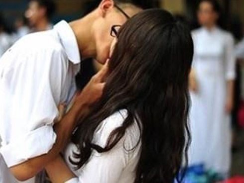 Nam sinh lớp 10 làm bạn gái mang bầu - buồn vì lỡ dở tương lai