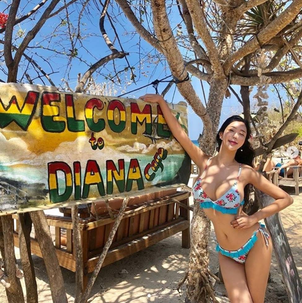 Đường cong nghẹt thở quá đỗi sexy của nữ hoàng bikini Hàn Quốc-2