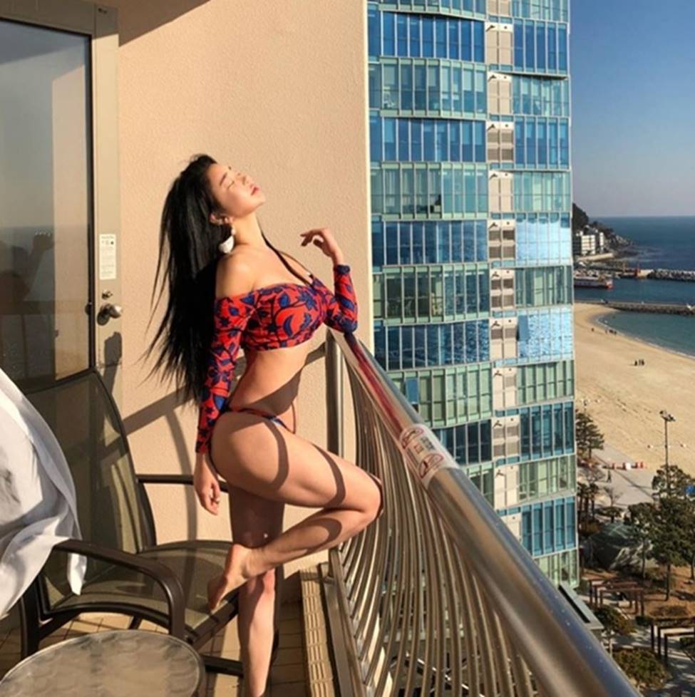 Đường cong nghẹt thở quá đỗi sexy của nữ hoàng bikini Hàn Quốc-20