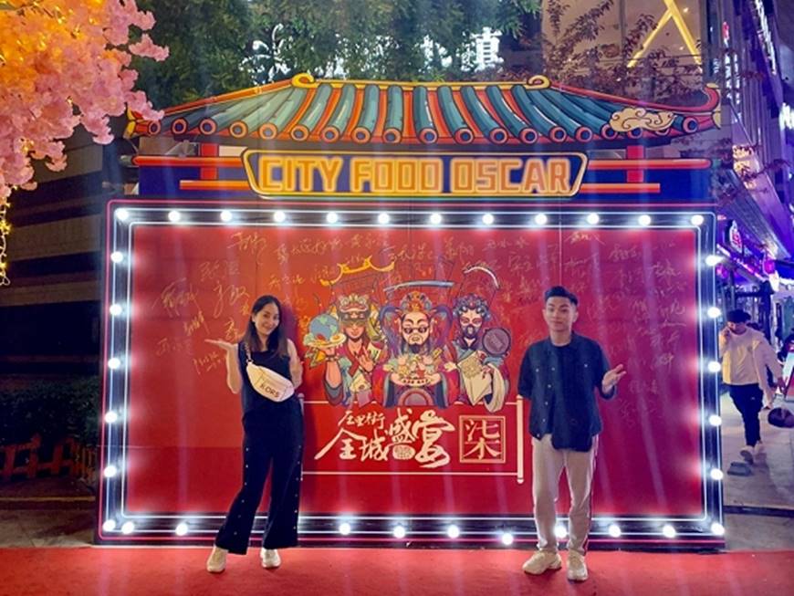 Cặp đôi Khánh Thi và Phan Hiển nắm tay cực tình khi đi du hí Trung Quốc-6