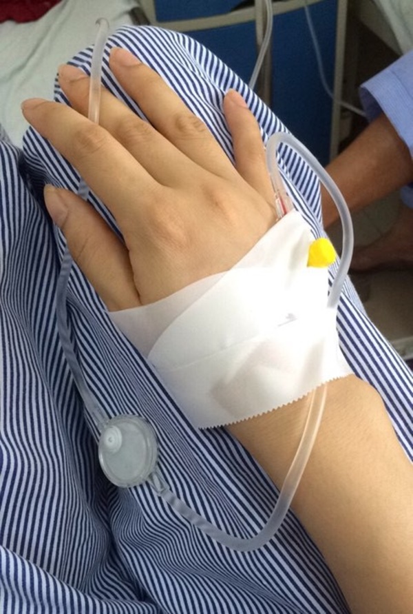 22 tuổi, cô gái trẻ gác lại mọi thứ và bắt đầu cuộc chiến với ung thư vú: Em không ghét mà sẽ sống chung với nó”-4