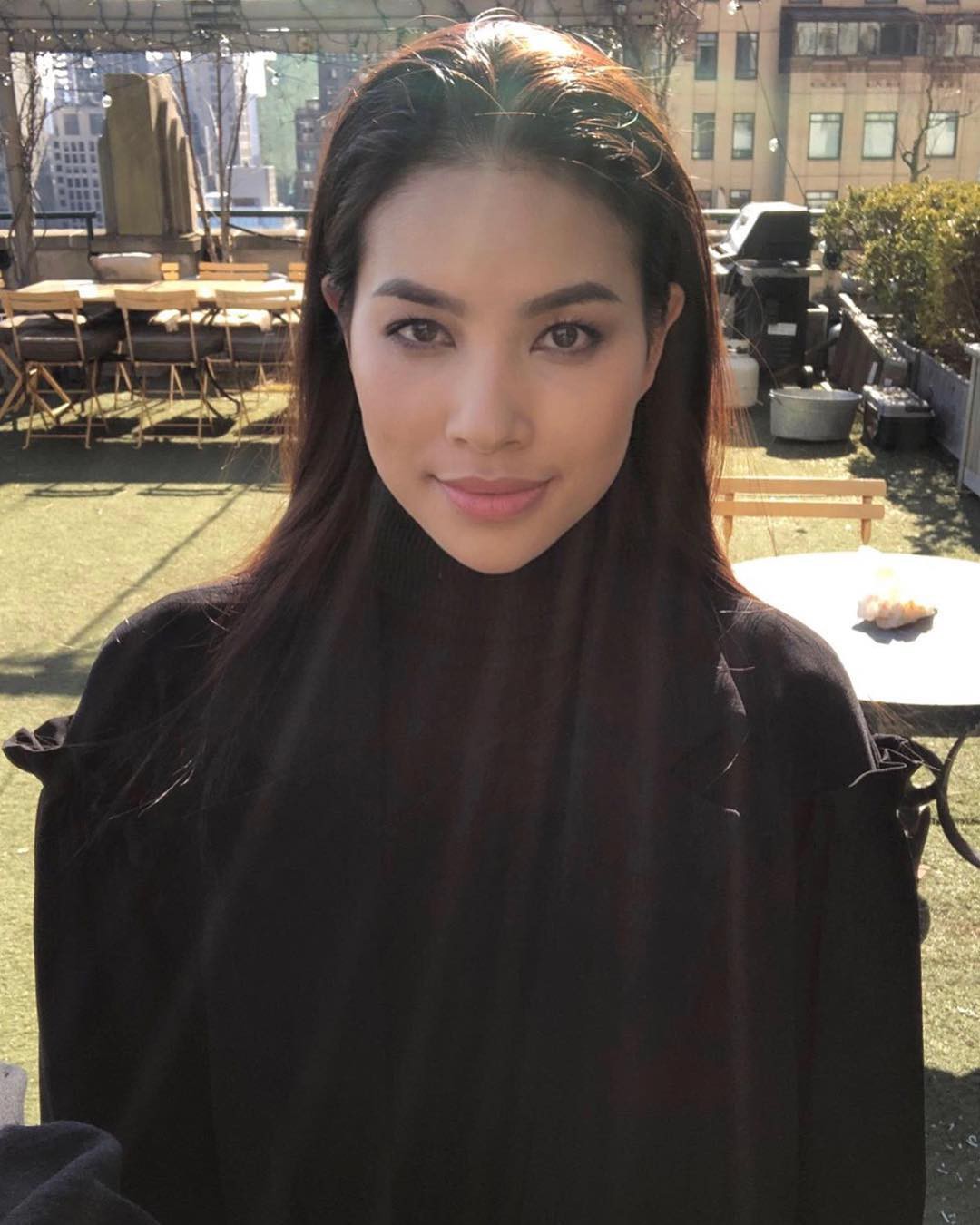 Từ Việt sang Mỹ, Phạm Hương đổi cả style nhưng duy chỉ có điều này là mãi trung thành-5