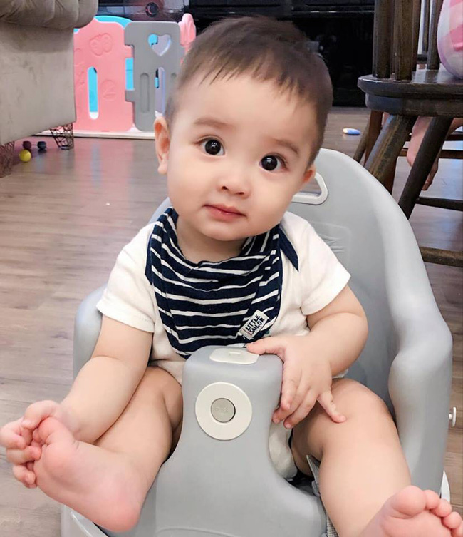 Thánh ngủ gật hội hot kid: Đáng yêu như Sữa chủ tịch nhà Hằng Túi, 10 lần đi bơi lăn ra ngủ cả 10!-1