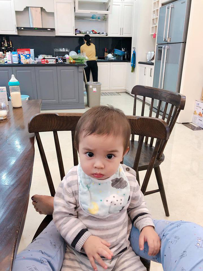 Thánh ngủ gật hội hot kid: Đáng yêu như Sữa chủ tịch nhà Hằng Túi, 10 lần đi bơi lăn ra ngủ cả 10!-8