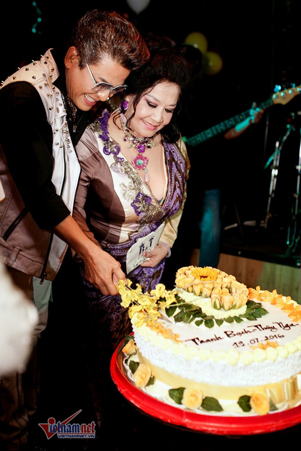 Thanh Bạch - Thúy Nga: Chàng 59, nàng 75 và chuyện tình bay bổng-4