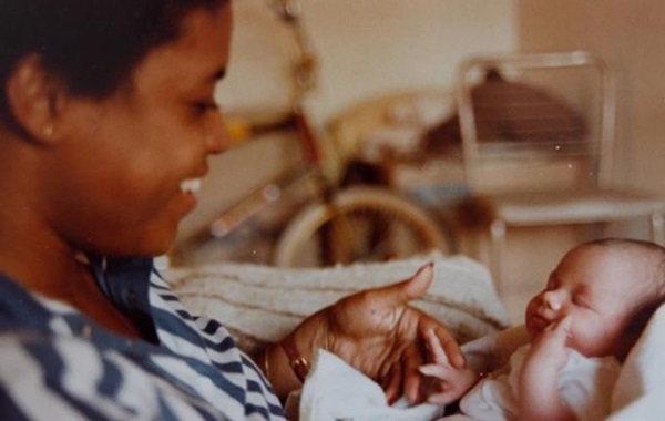 Soi con Meghan giống bố hay mẹ, dân mạng tìm ảnh lúc nhỏ của hai người và thật bất ngờ-3