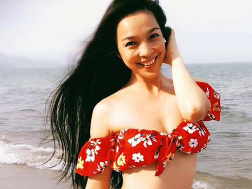 Cách uống nước đúng để trẻ đẹp của Hiền Thục