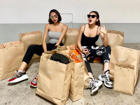 Đẳng cấp như Kỳ Duyên - Minh Triệu: Chỉ shopping 'đi bộ cùng nhau' thôi mà cuối cùng vác cả siêu thị về nhà