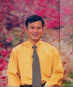 Người vợ ‘bí ẩn’ trong suốt 20 năm của MC Long Vũ-1