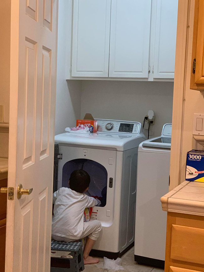 Con nuôi Thanh Thảo - Jacky Minh Trí: Cậu bé ngoan nhất thế giới, 8 tuổi đã thạo nấu nướng, giặt đồ, đi chợ, trông em-3