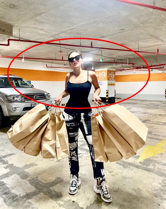 Siêu năng lực bẻ cong vạn vật của Kỳ Duyên ngày càng đạt đến độ thượng thừa, ảnh nào ảnh nấy đều nhấp nhô khó hiểu!-1
