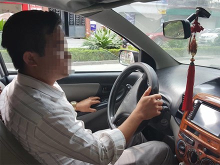 Thầy dạy lái xe bị tố sờ đùi nữ học viên nhận tin nhắn đe doạ 