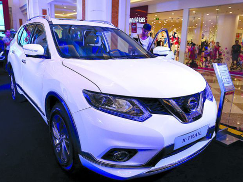 Ô tô đại hạ giá, hàng xóm rủ nhau rước xế hộp tiền tỷ-3