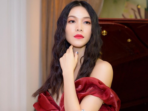 Hoa hậu Việt Nam 2008 Thùy Dung: Từ scandal Hoa hậu học dốt đến ồn ào bị vợ cũ đại gia dằn mặt và hạnh phúc giấu kín ở tuổi 30-10