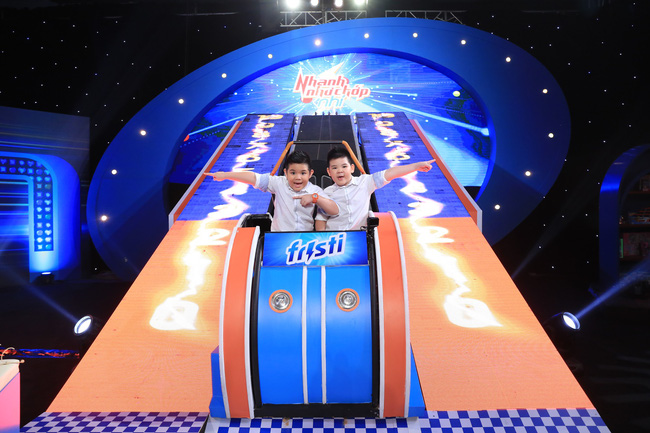 Nhanh như chớp nhí: Xuất hiện 2 cặp sinh đôi khác biệt đến mức khiến Trấn Thành trở tay không kịp-5