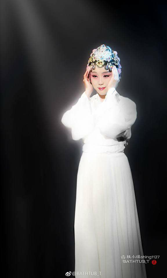 Nam danh ca xinh đẹp chuyên đóng vai đại mỹ nhân: Là quốc bảo Trung Quốc nhưng đau khổ đi tu vì bị phụ tình-8