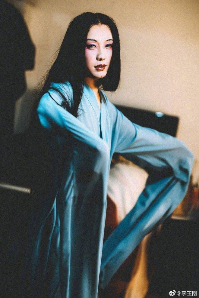 Nam danh ca xinh đẹp chuyên đóng vai đại mỹ nhân: Là quốc bảo Trung Quốc nhưng đau khổ đi tu vì bị phụ tình-6