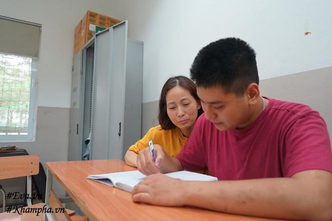 15 năm nuôi con tự kỷ, mẹ HN rưng rưng đọc tâm sự con gửi: Con biết mẹ vất vả-12